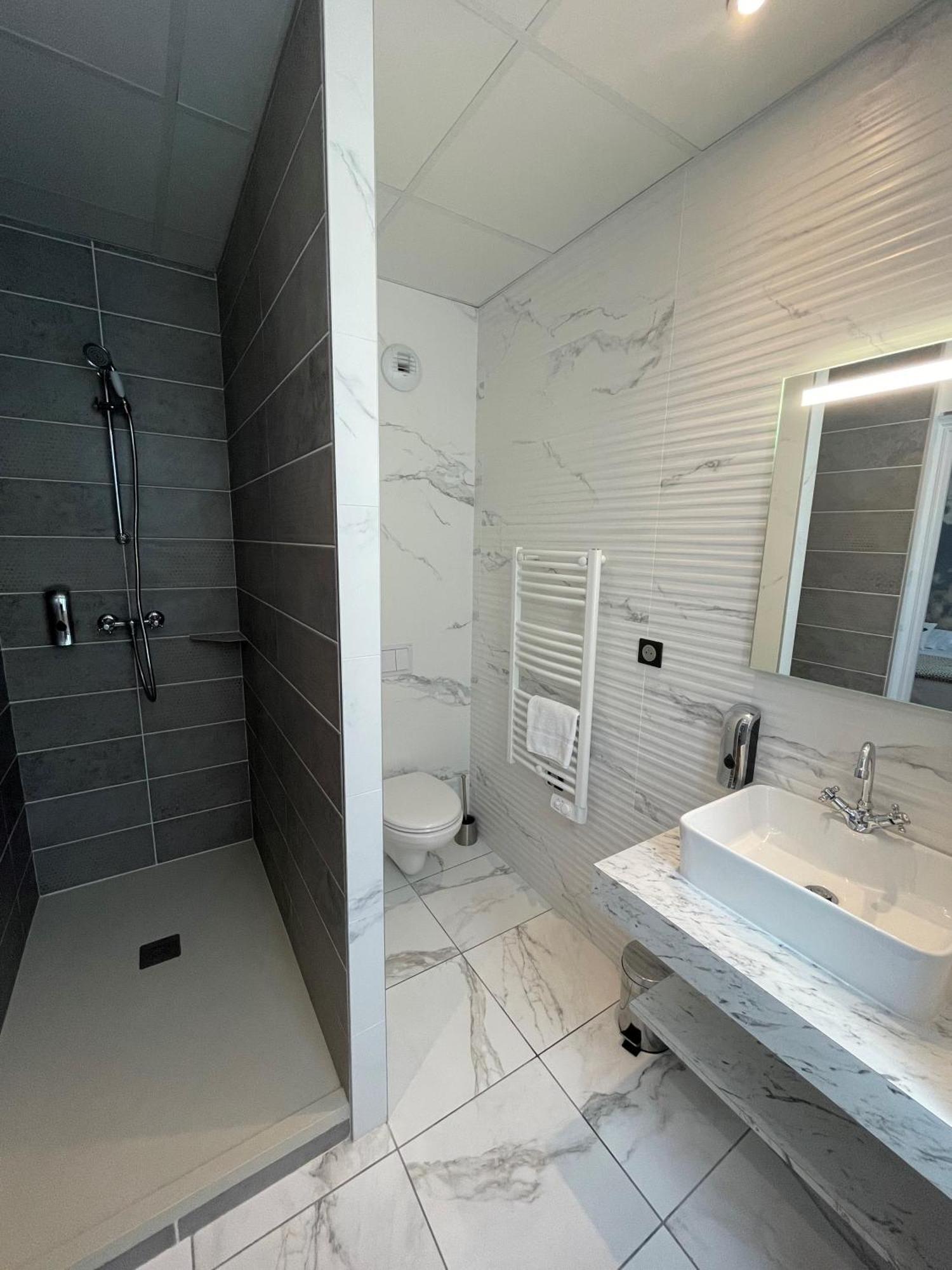 Domaine Clairfontaine Noyarey - Suites Junior المظهر الخارجي الصورة