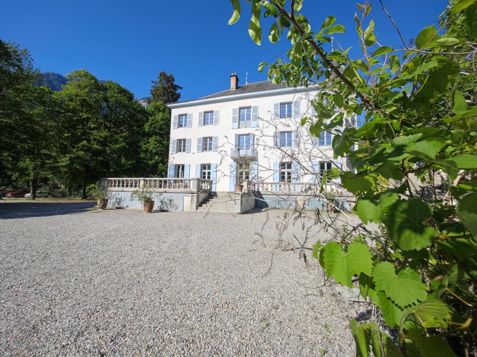 Domaine Clairfontaine Noyarey - Suites Junior المظهر الخارجي الصورة